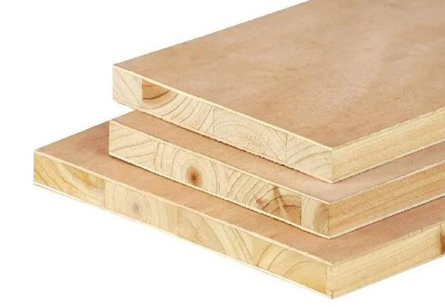 家具到底是選工廠定制,還是請木工現(xiàn)場打好?這些隱藏的坑在等你